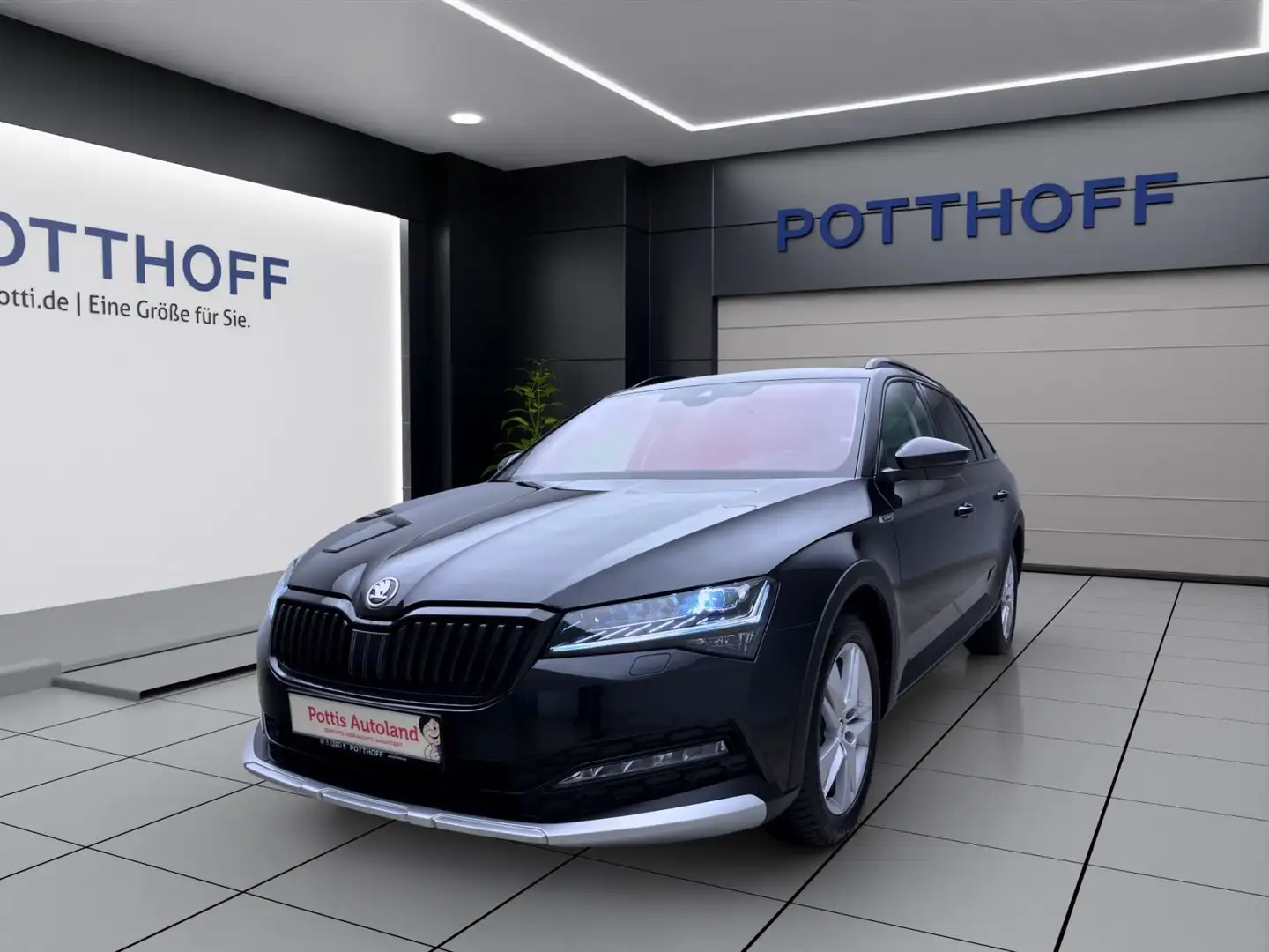 Skoda Superb Combi 2.0 TDI DSG 4x4 SCOUT FINAL EDITION Schwarz - 1