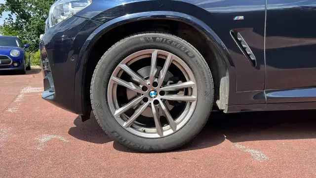 BMW X3 view 13