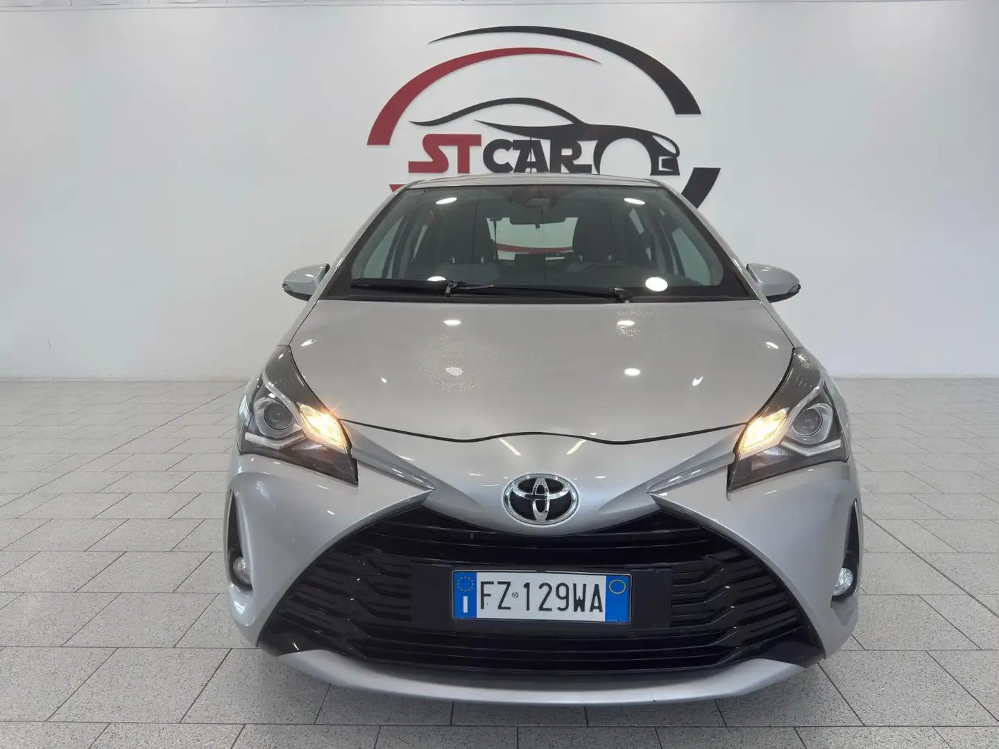 Toyota Yaris 5p 1.0 Active 72cv EURO 6 Zilver - 2