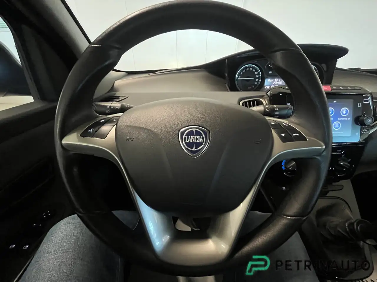 Lancia Ypsilon 2023 — фото 15