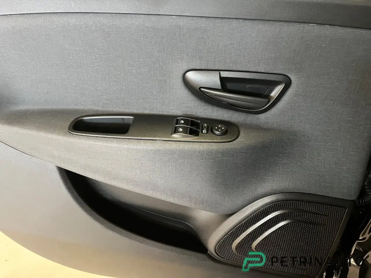 Lancia Ypsilon 2023 — фото 10