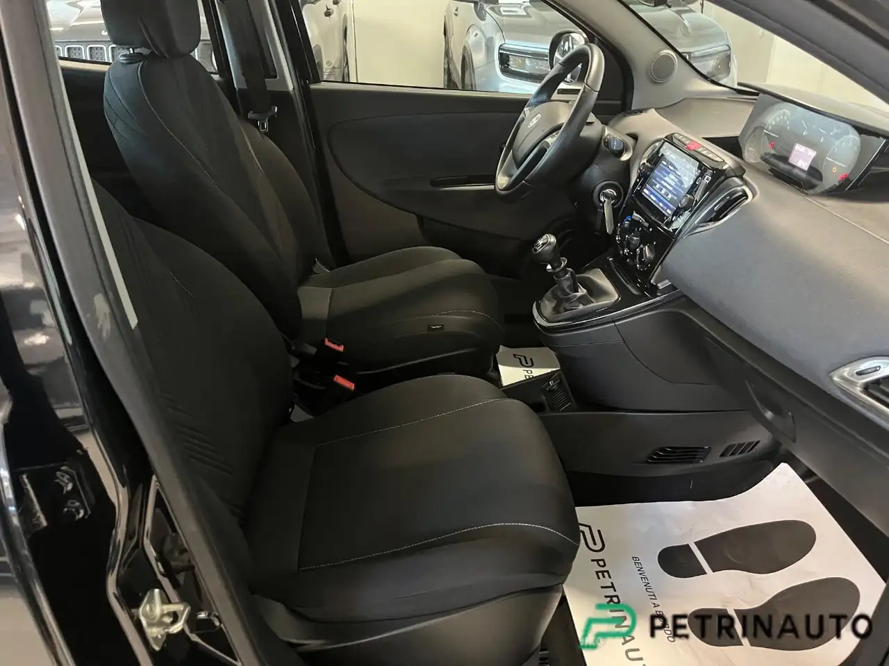 Lancia Ypsilon 2023 — фото 13