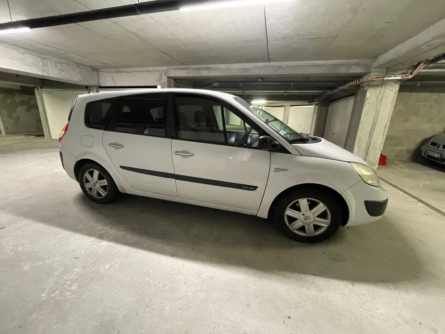 Renault Scenic 1.6 16V Confort Authentique A Blanc - 2