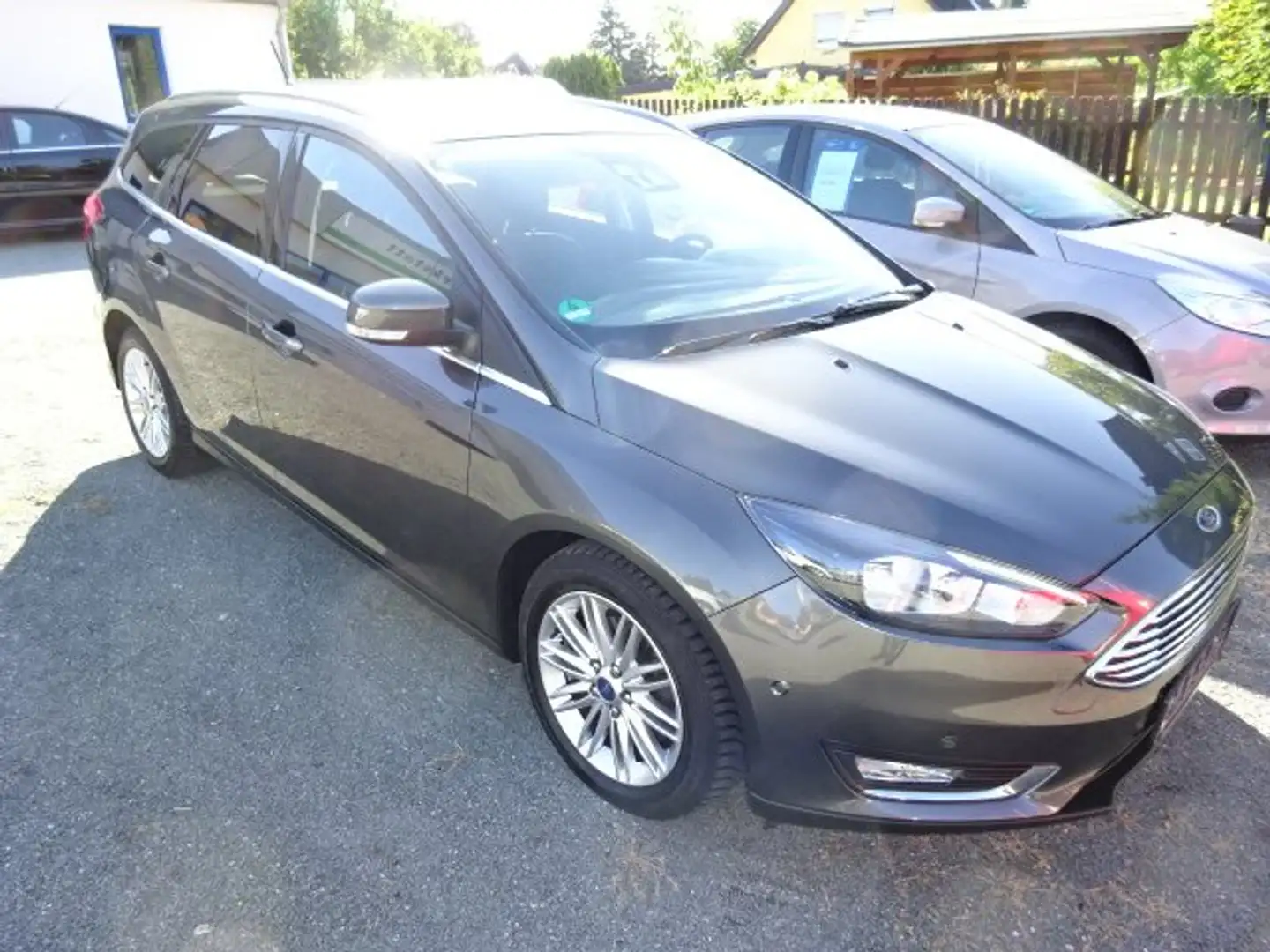 Ford Focus 1.5 TDCi Titanium *Winter-/Easy-Driver-Paket* Gris - 2