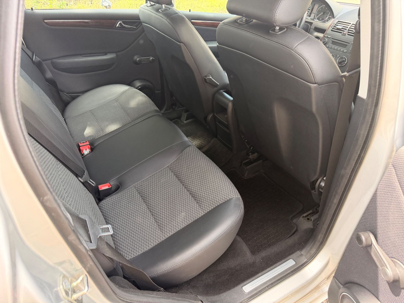 Mercedes-Benz A 180 Elegance Automatik TÜV NEU PDC — photo 14