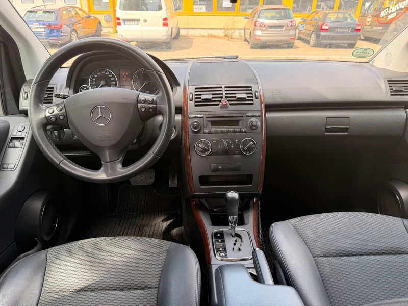 Mercedes-Benz A 180 Elegance Automatik TÜV NEU PDC — photo 11