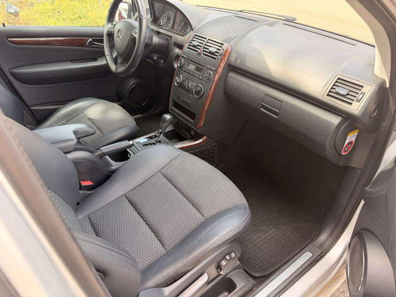 Mercedes-Benz A 180 Elegance Automatik TÜV NEU PDC — photo 12