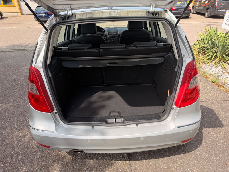 Mercedes-Benz A 180 Elegance Automatik TÜV NEU PDC — photo 15