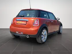 真っ赤なミニワン MINI One autoturisme second-hand pe AutoScout24