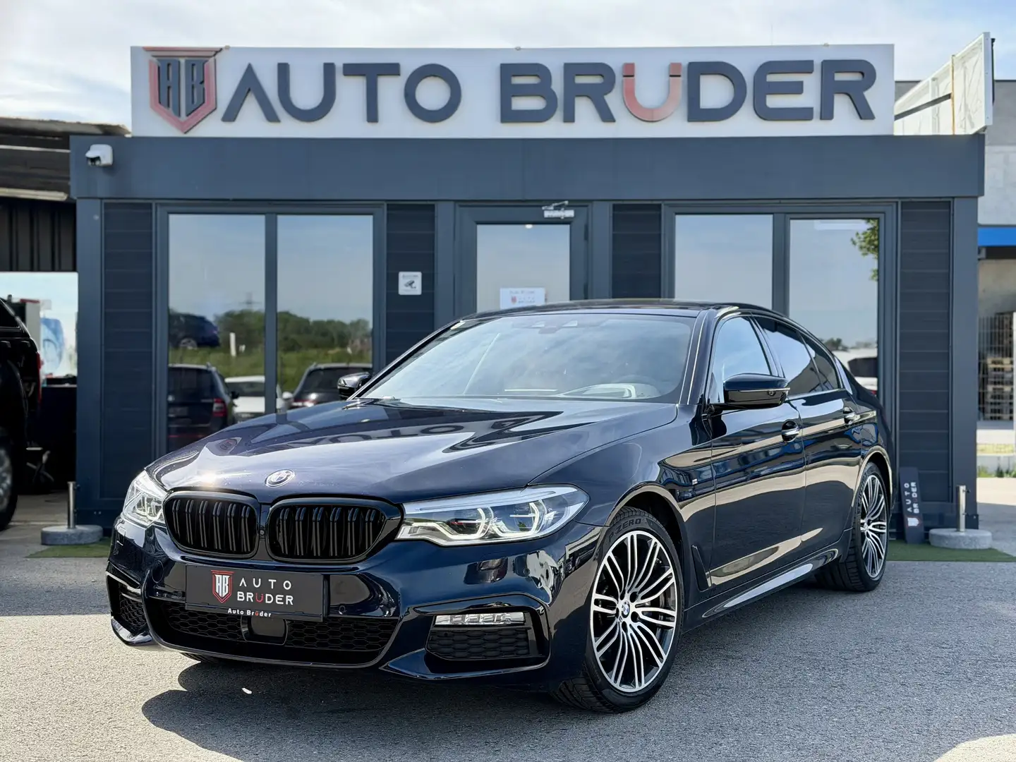 BMW 530 530 d Aut. M Sport *HUD*360 Kamera*Harman*Memory Schwarz - 2