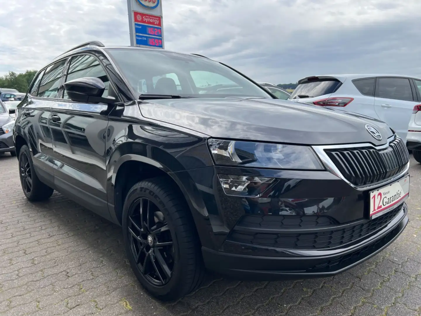 Skoda Karoq Active 1.0 TSI*LED*CARPLAY*KLIMA*2HAND*ALU Schwarz - 1