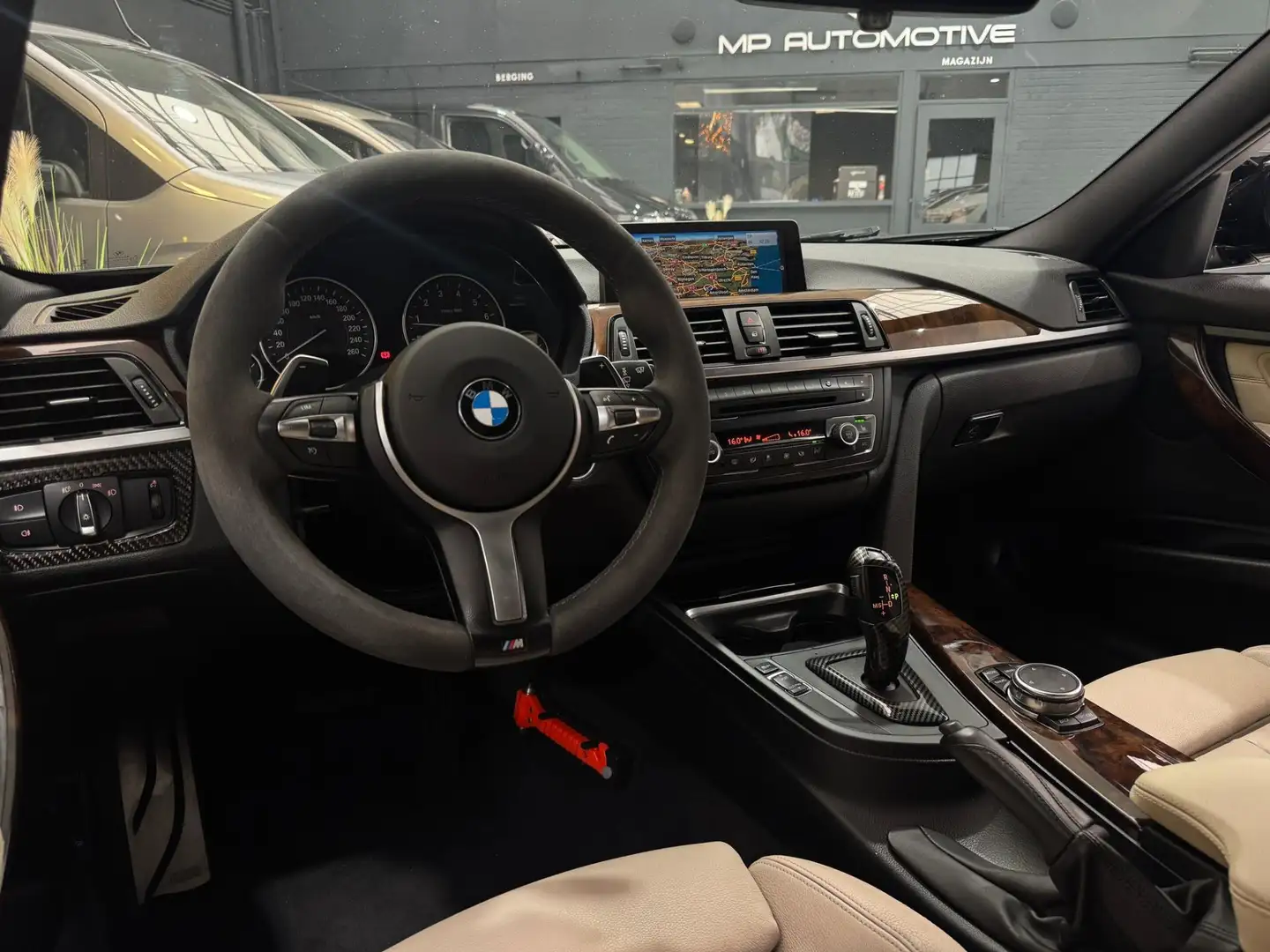 BMW 320 3-serie Touring 320i AUT High Executive|M-Sport|Le Schwarz - 2