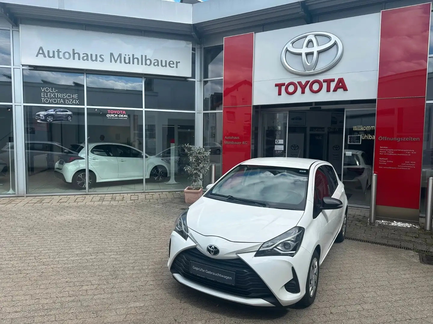 Toyota Yaris Comfort Blanc - 2
