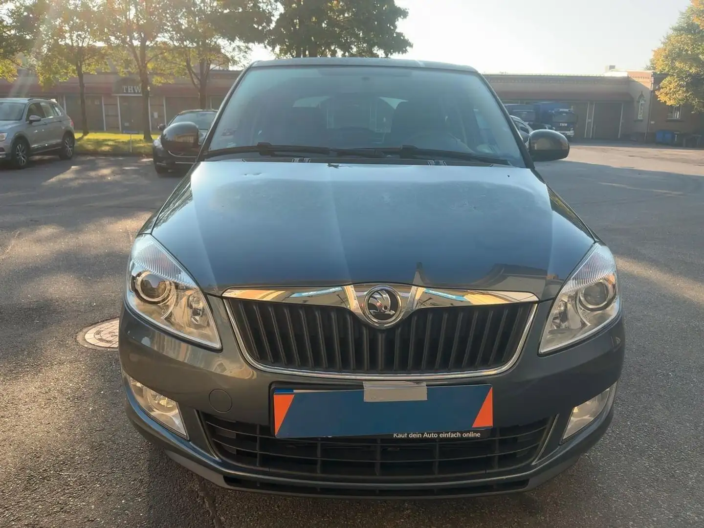 Skoda Fabia 1.2 TSI Fresh *SHZ*PDC*TEM*ALU*KLIMA* Gris - 2