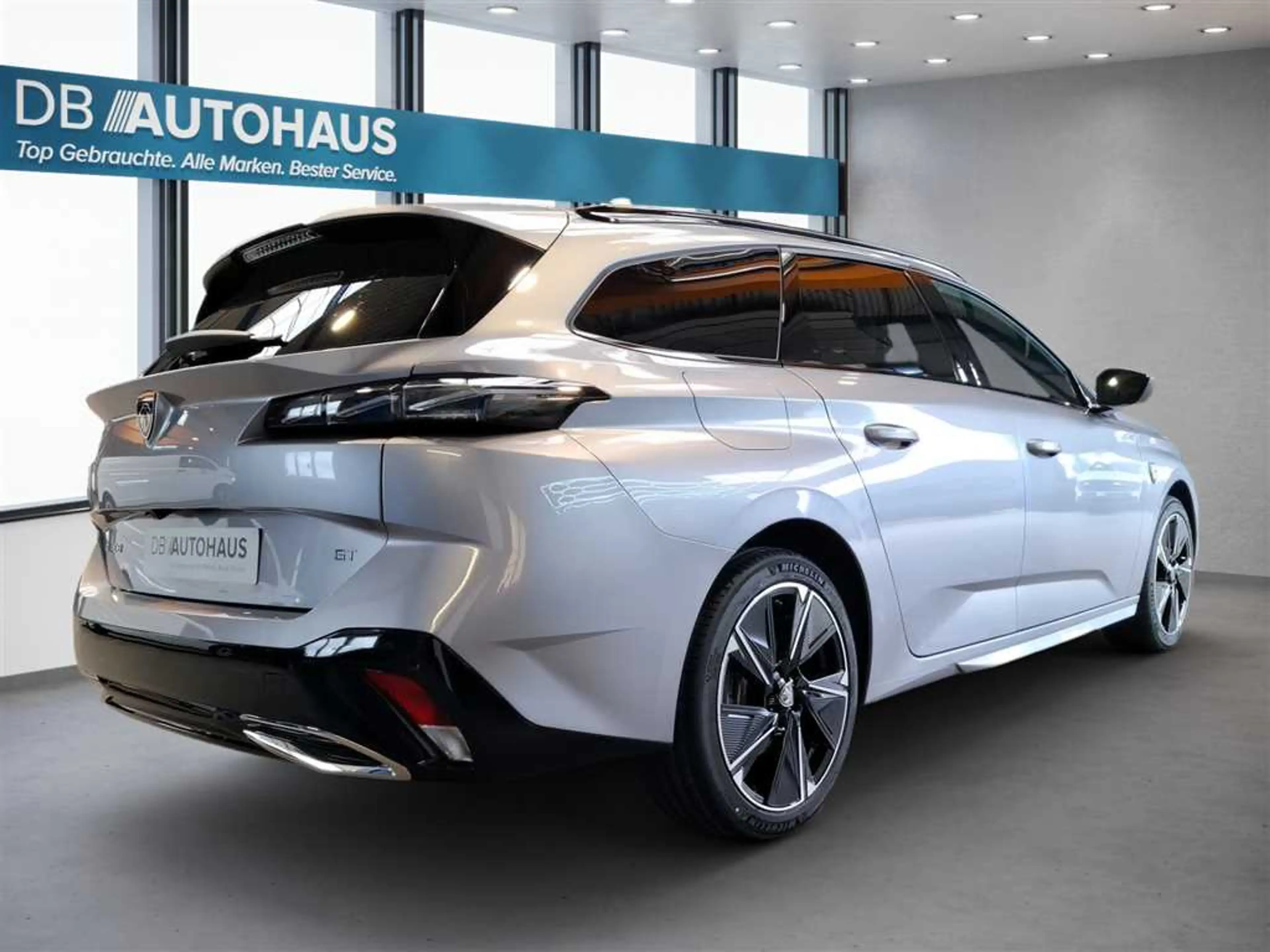 Peugeot 308 SW GT Elektromotor 156 — photo 4