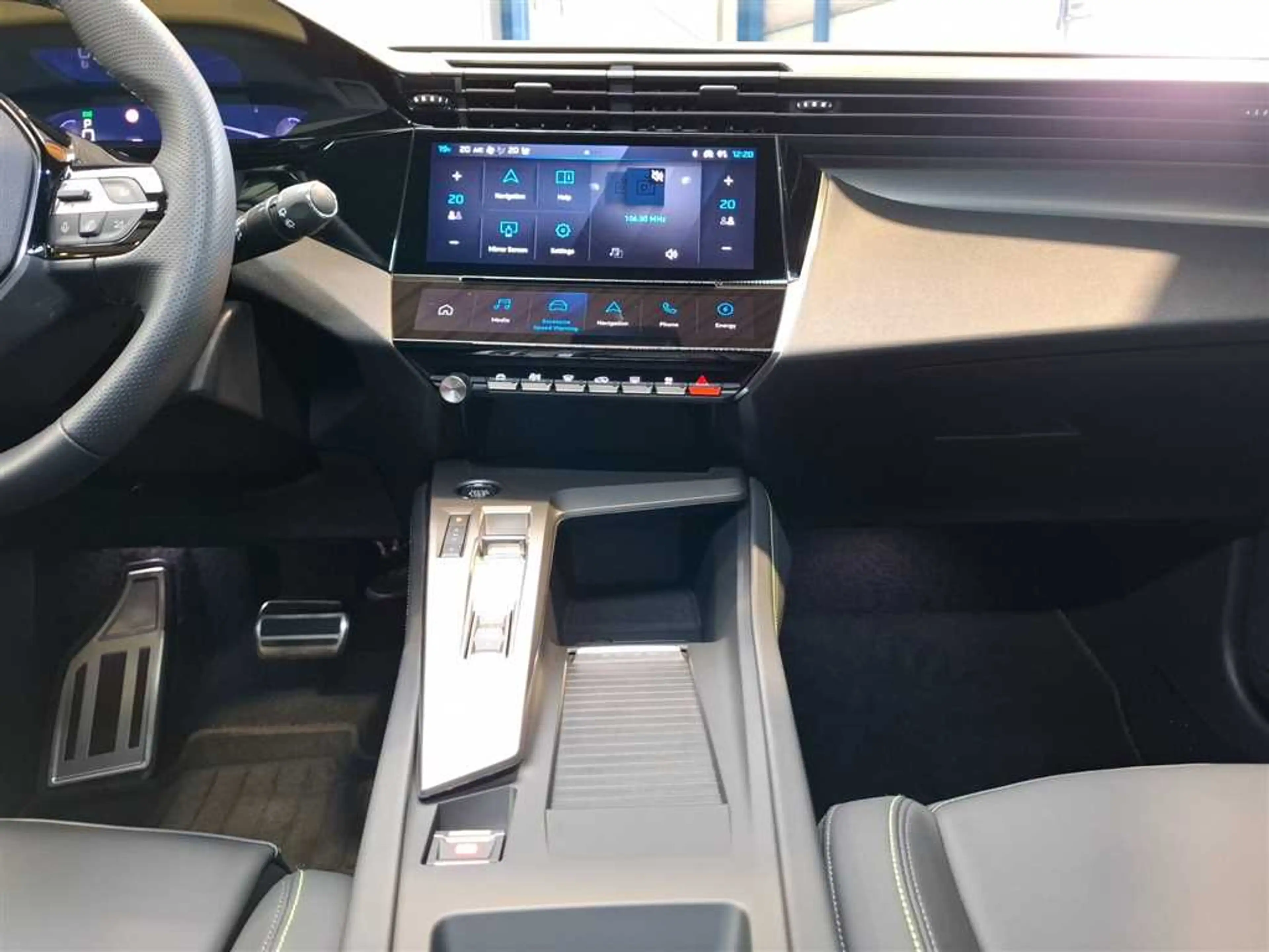 Peugeot 308 SW GT Elektromotor 156 — photo 13