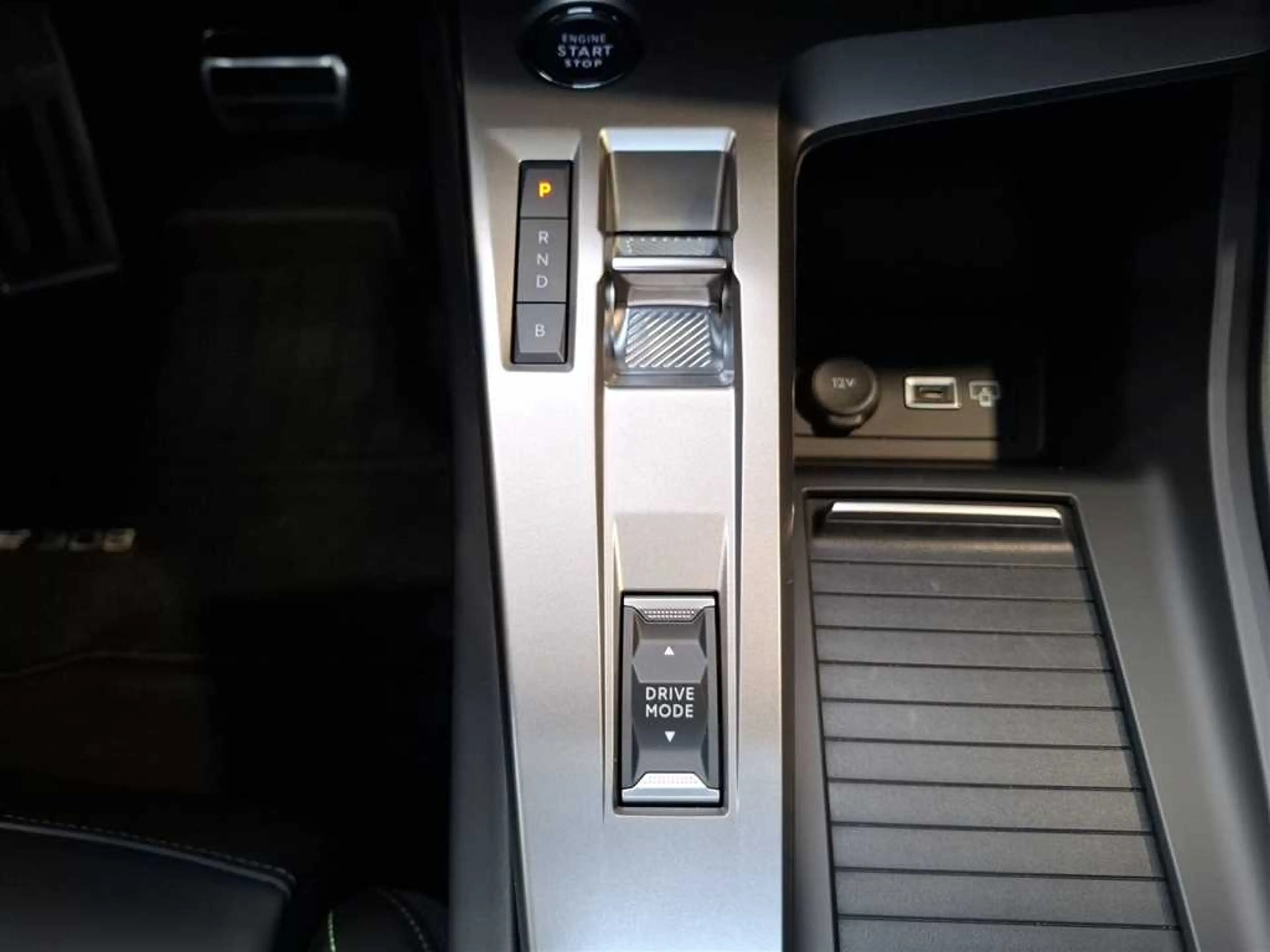 Peugeot 308 SW GT Elektromotor 156 — photo 14