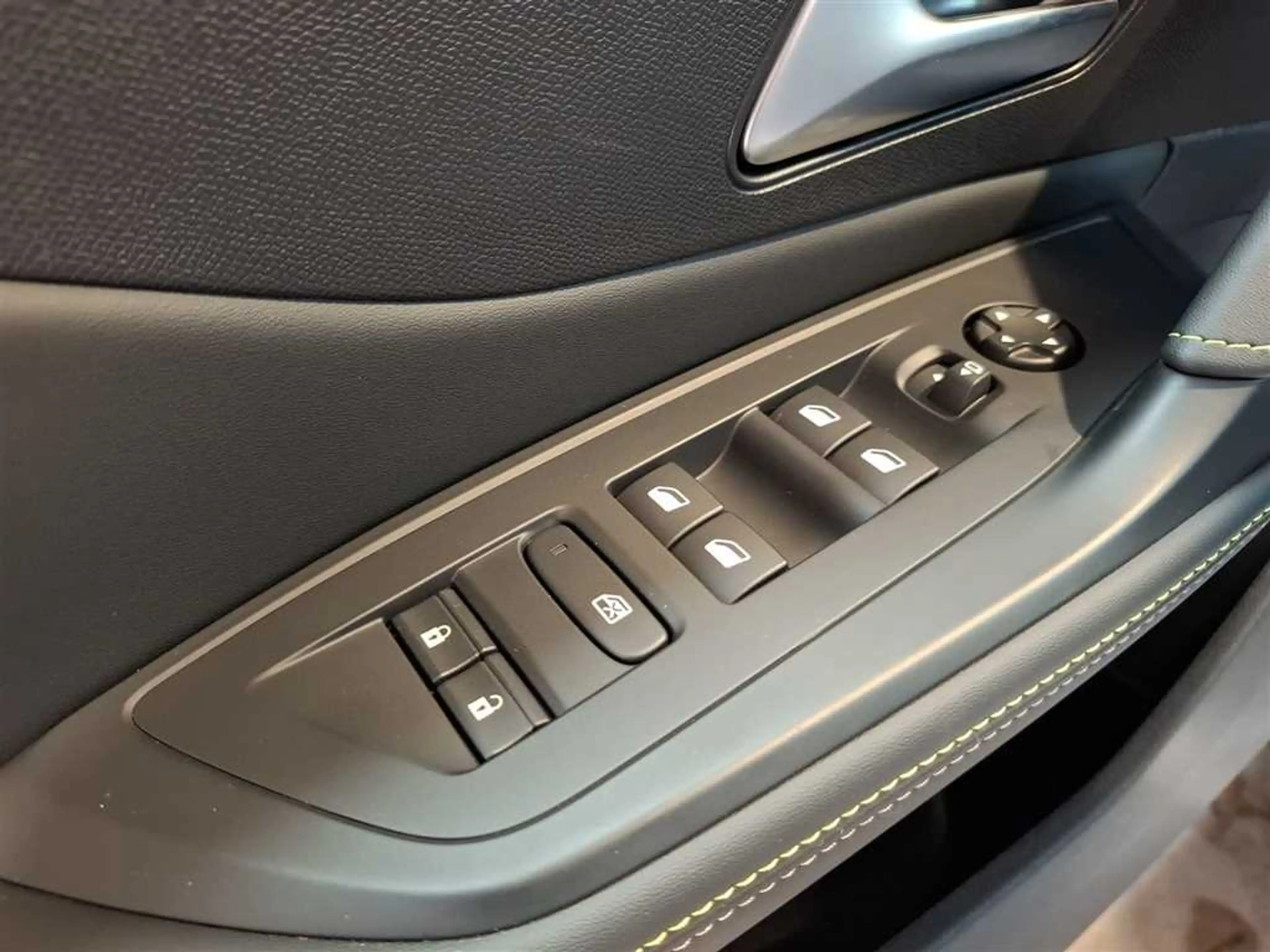 Peugeot 308 SW GT Elektromotor 156 — photo 15