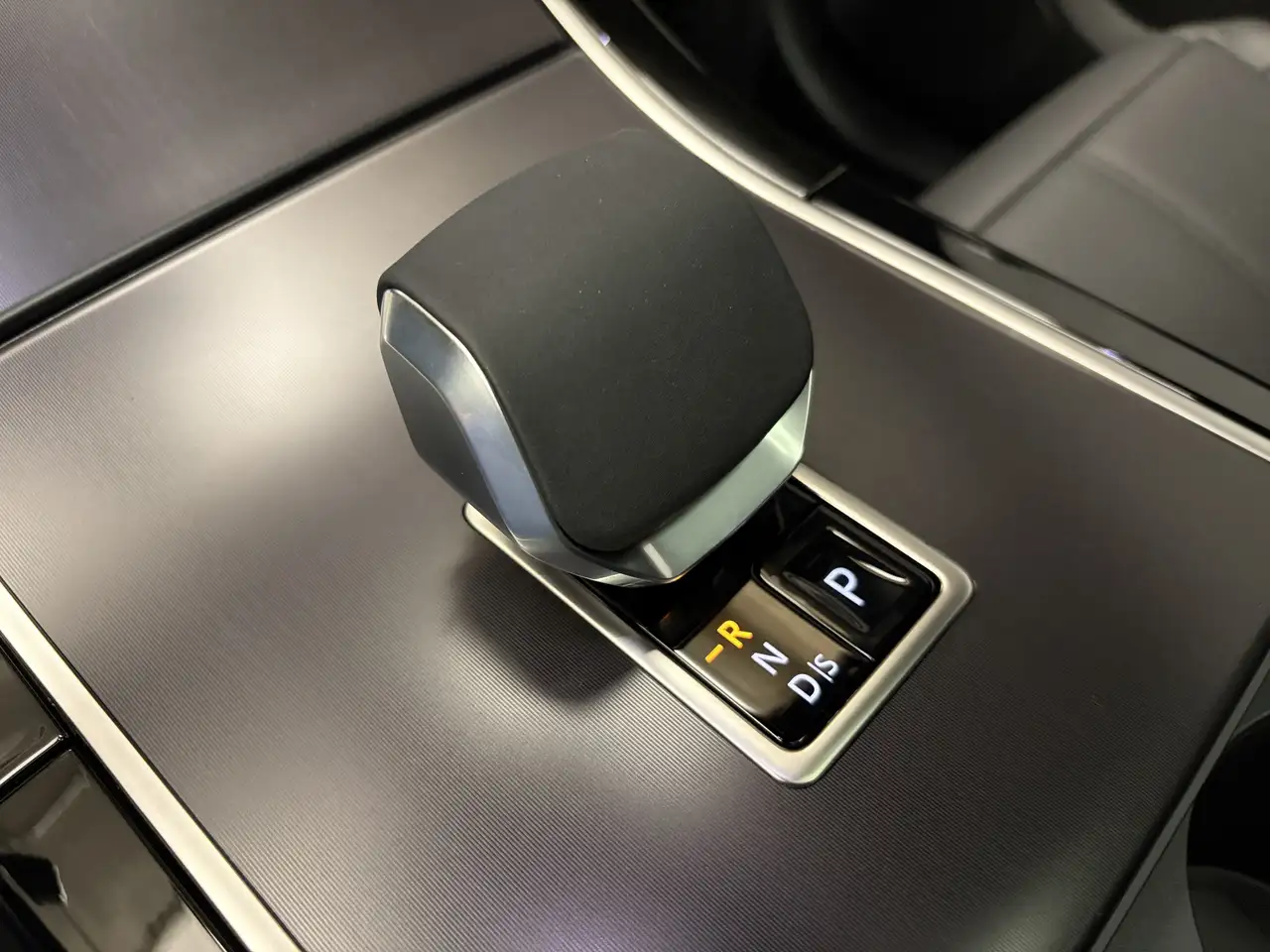 Land Rover Range Rover Velar снимка Land Rover Range Rover Velar