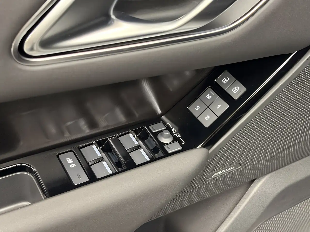 Land Rover Range Rover Velar снимка Land Rover Range Rover Velar
