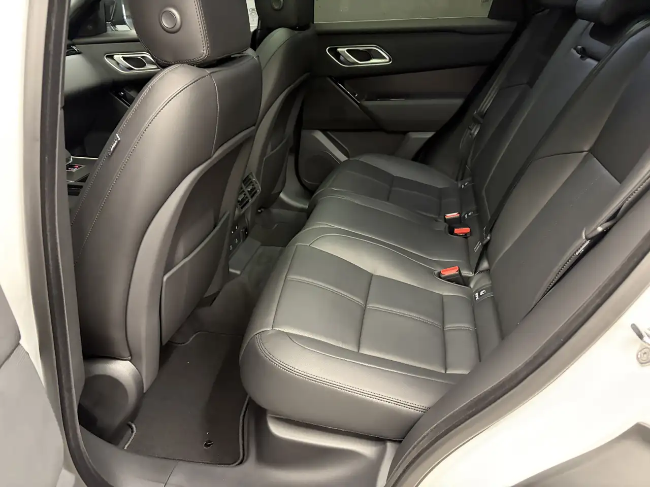 Land Rover Range Rover Velar снимка Land Rover Range Rover Velar