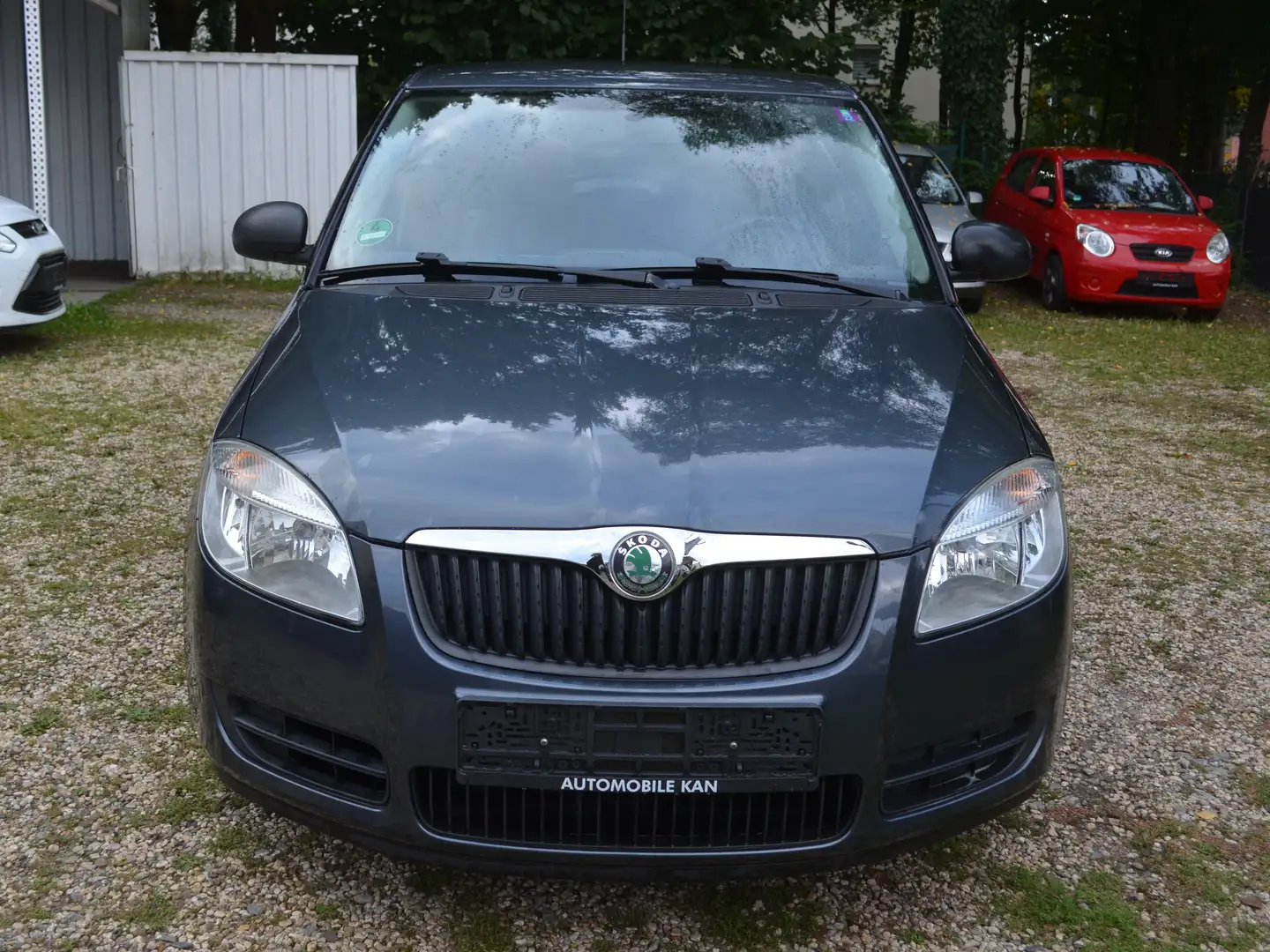Skoda Fabia 1.2 HTP Grey - 2