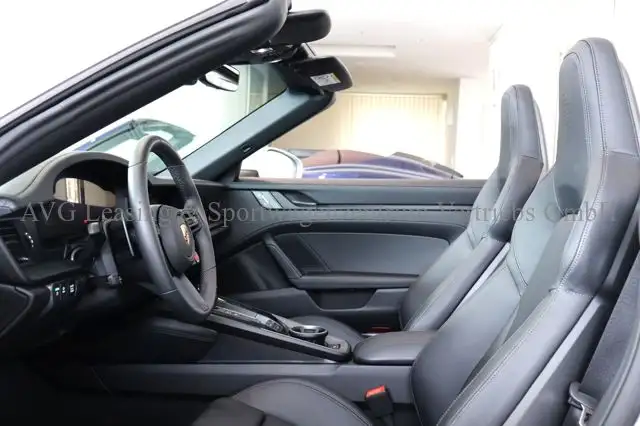 Porsche 911 view 14