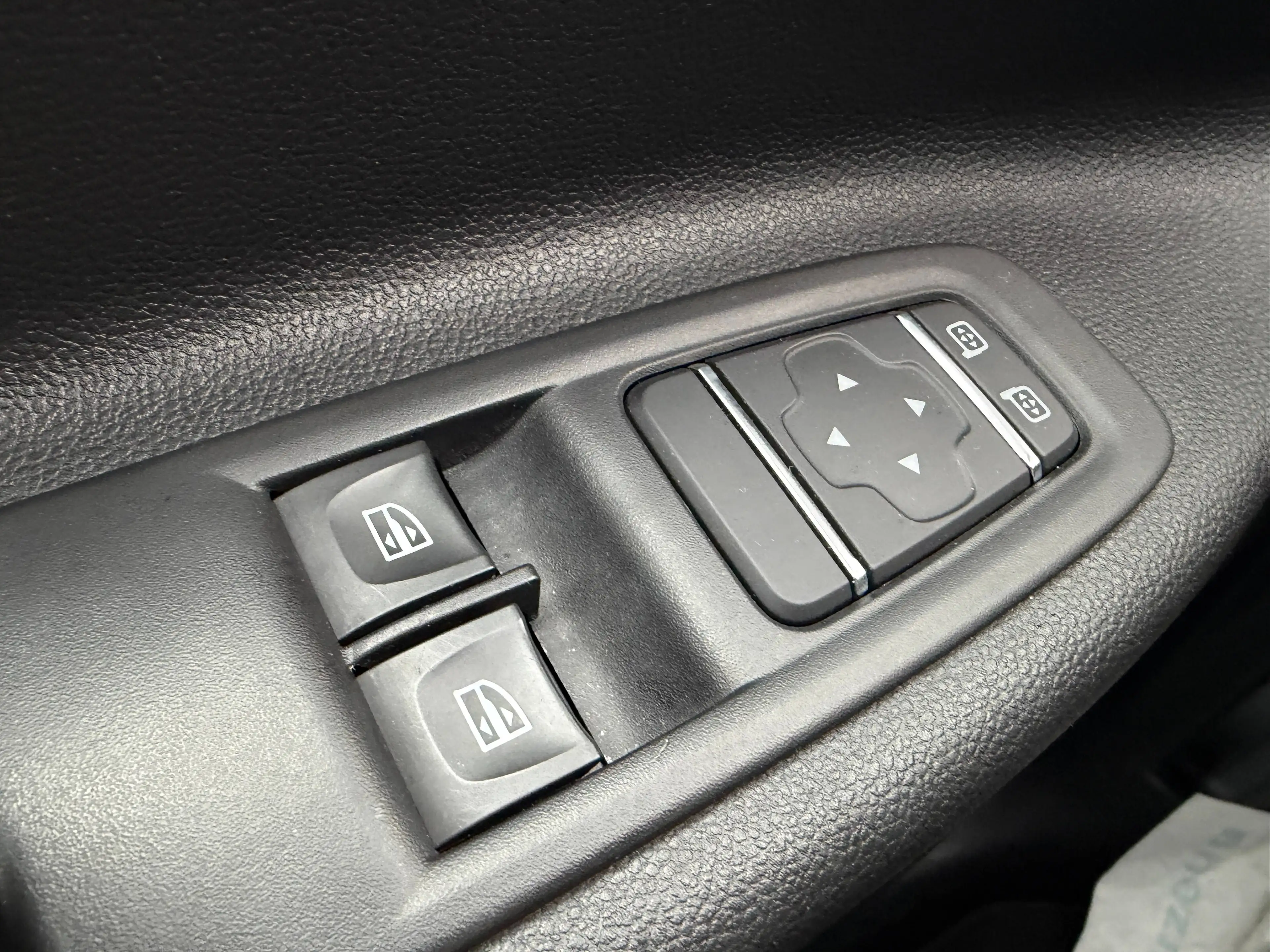 Renault ZOE Life ZE40 R110 — photo 12