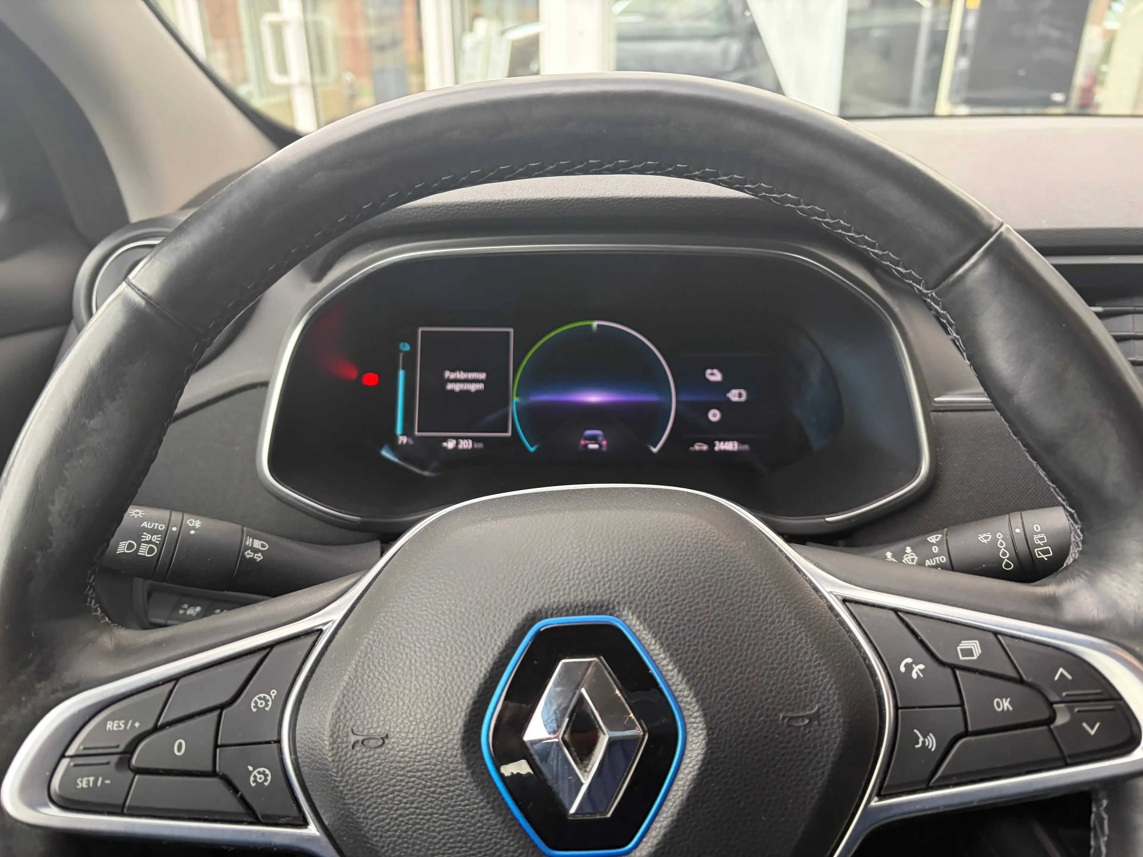 Renault ZOE Life ZE40 R110 — photo 6