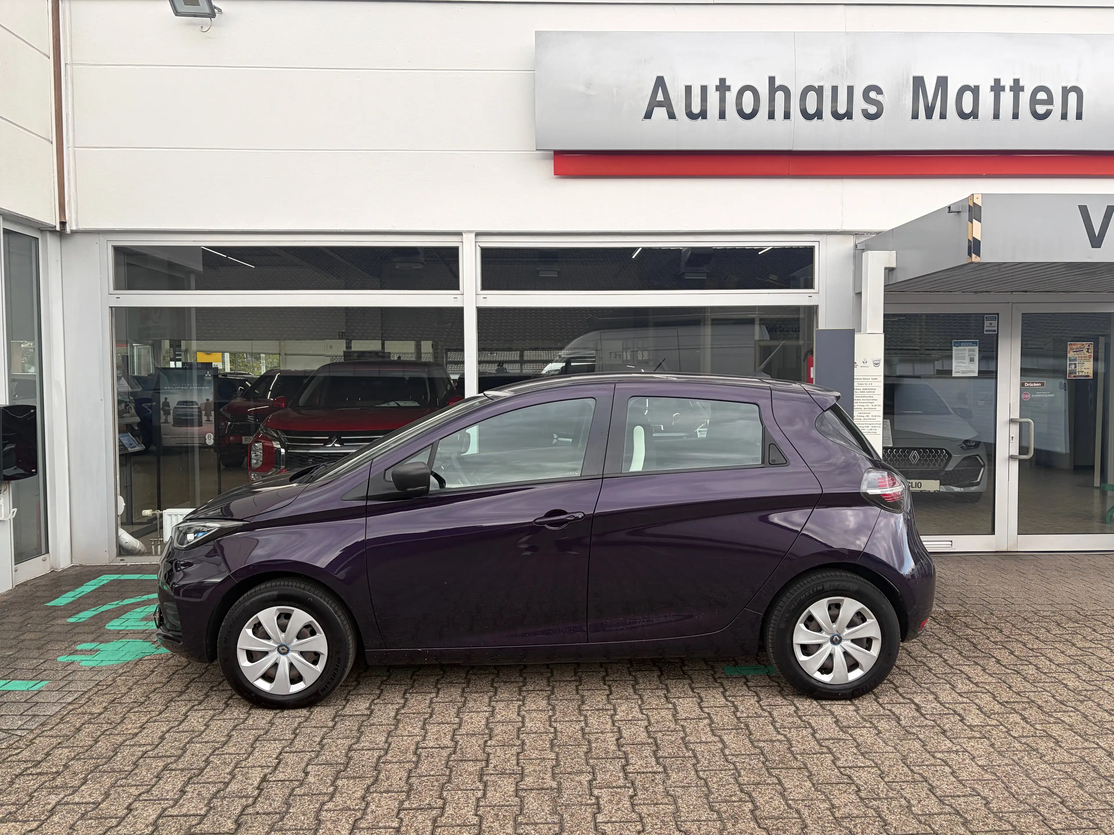 Renault ZOE Life ZE40 R110 — photo 3