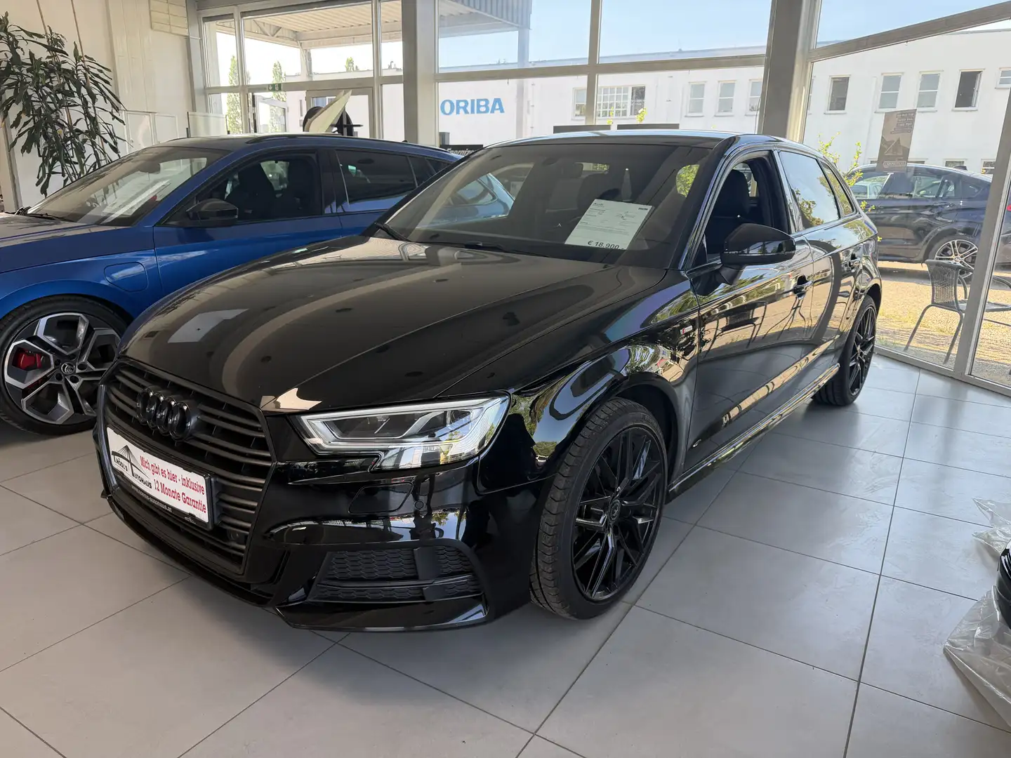 Audi A3 30 TFSI design Schwarz - 2