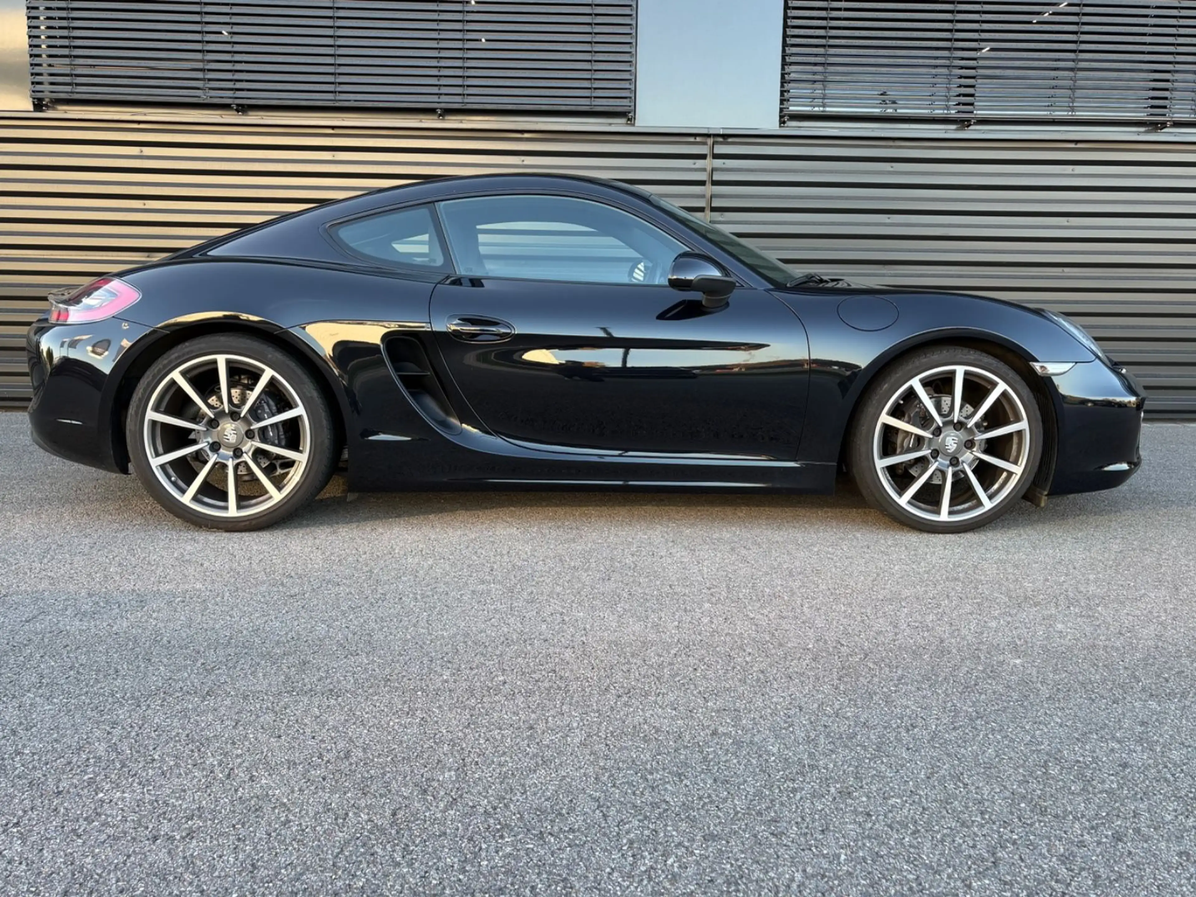 Porsche Cayman Black Edition-CHRONO-ABGAS-2.HAND — photo 2