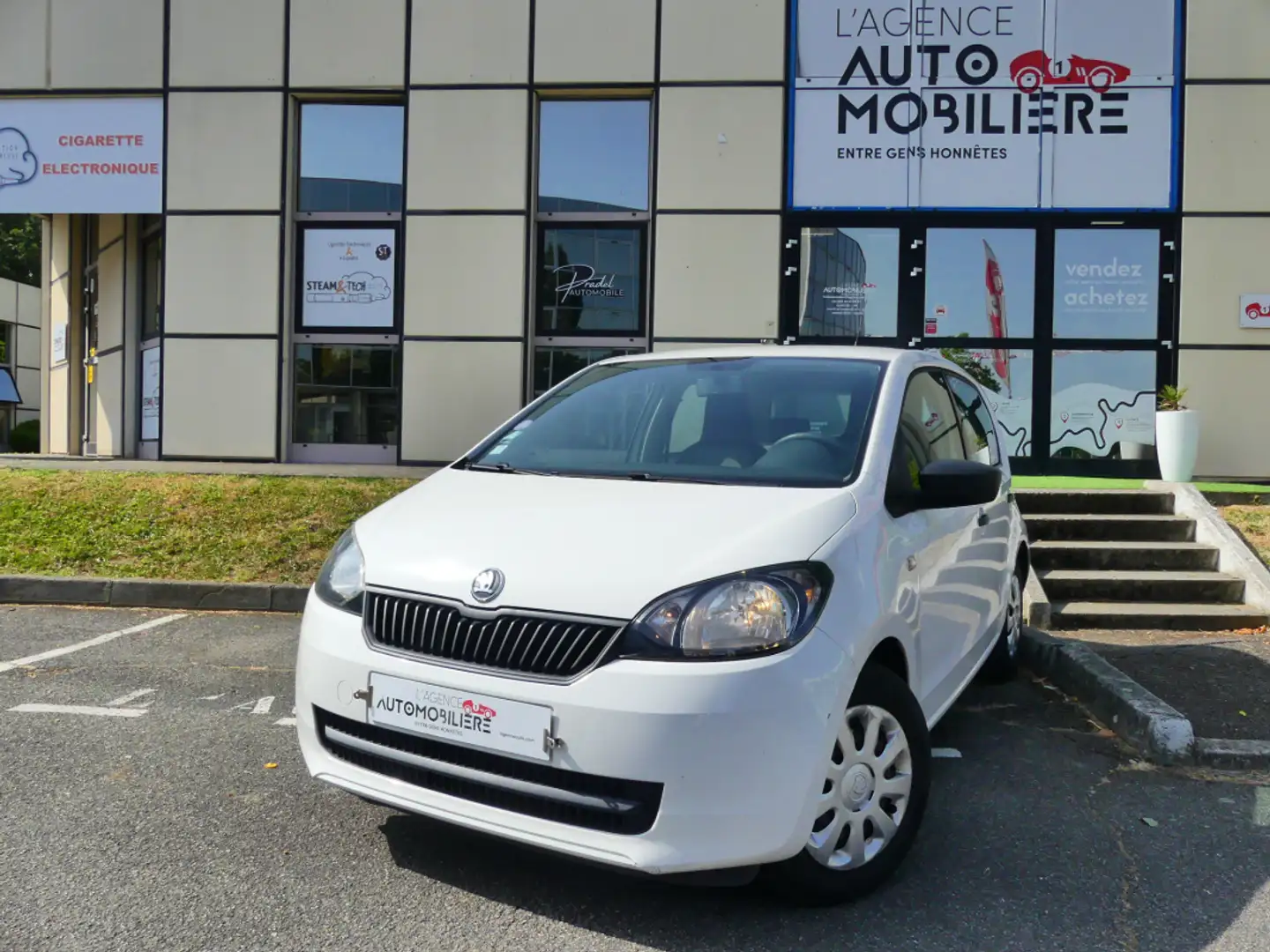 Skoda Citigo Skoda Citigo 1.0 12V MPI 60 CH Active Blanc - 1