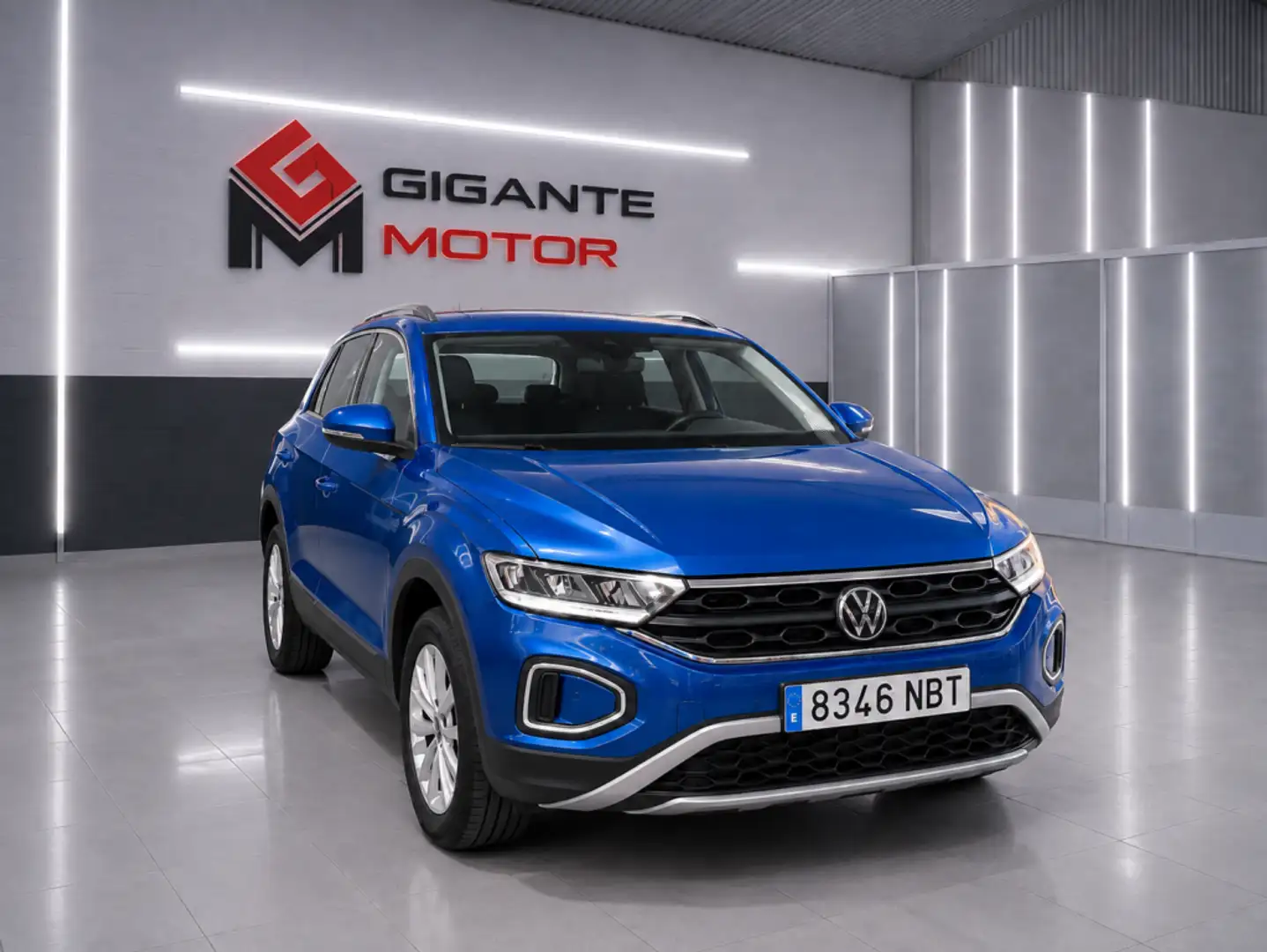 Volkswagen T-Roc 1.5 TSI Más Dark DSG7 110KW Azul - 1