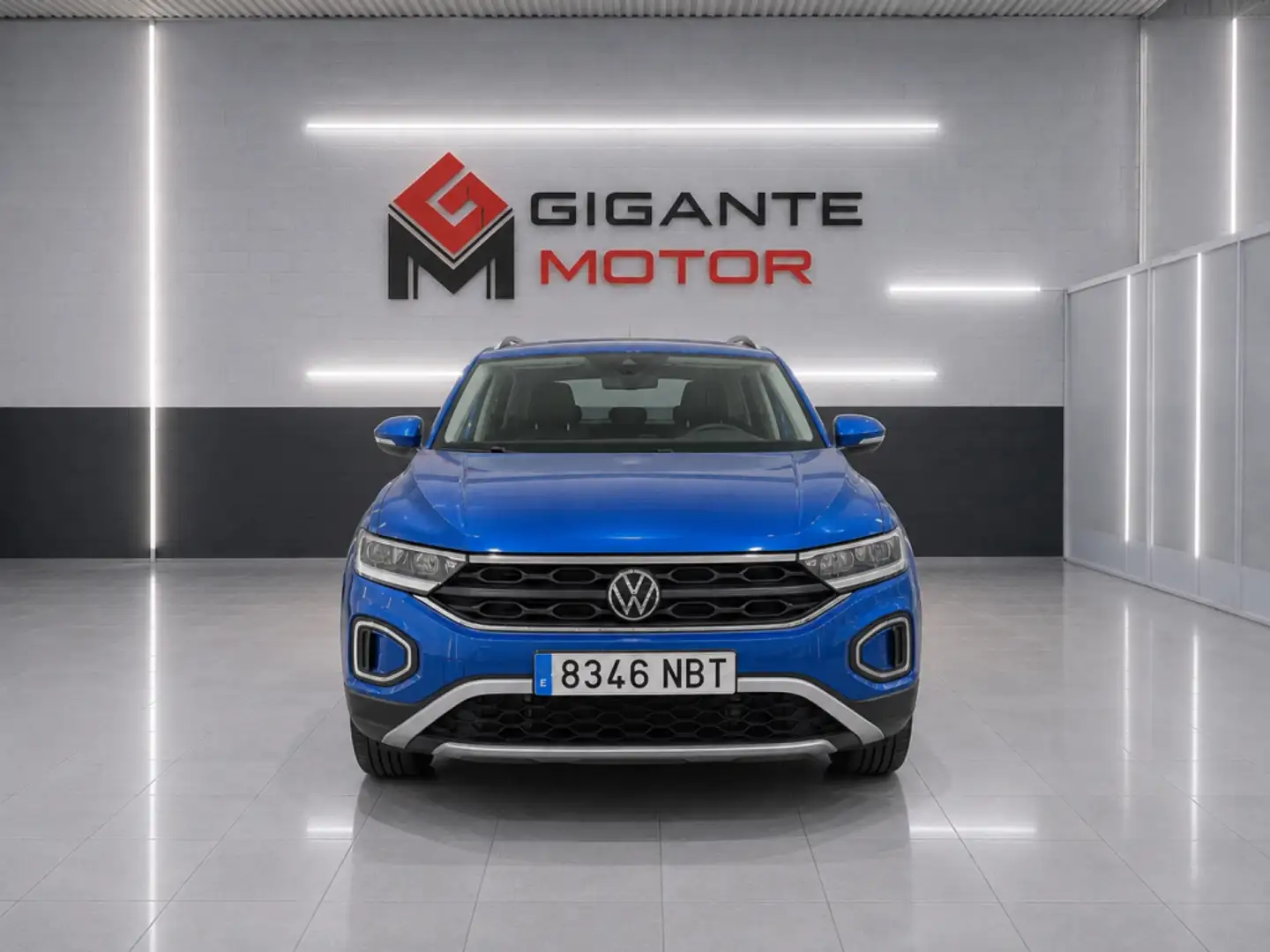 Volkswagen T-Roc 1.5 TSI Más Dark DSG7 110KW Azul - 2