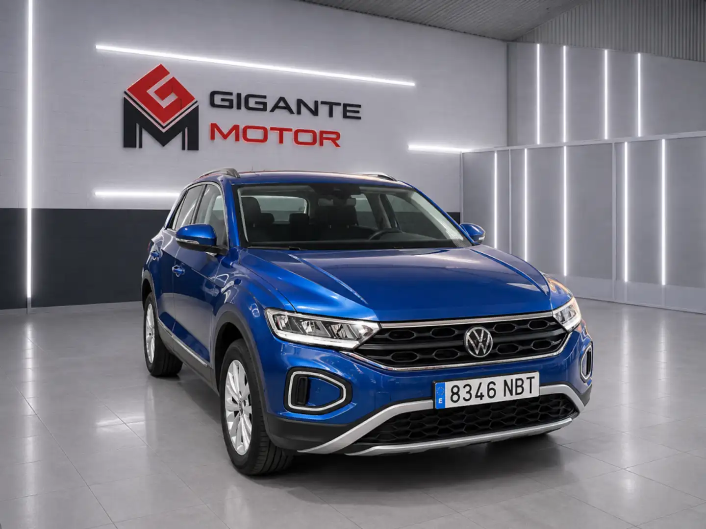 Volkswagen T-Roc 1.5 TSI Más Dark DSG7 110KW Azul - 1