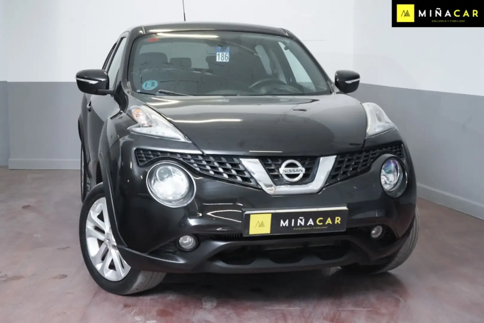Nissan Juke 1.2 DIG-T Acenta 4x2 115 Noir - 2