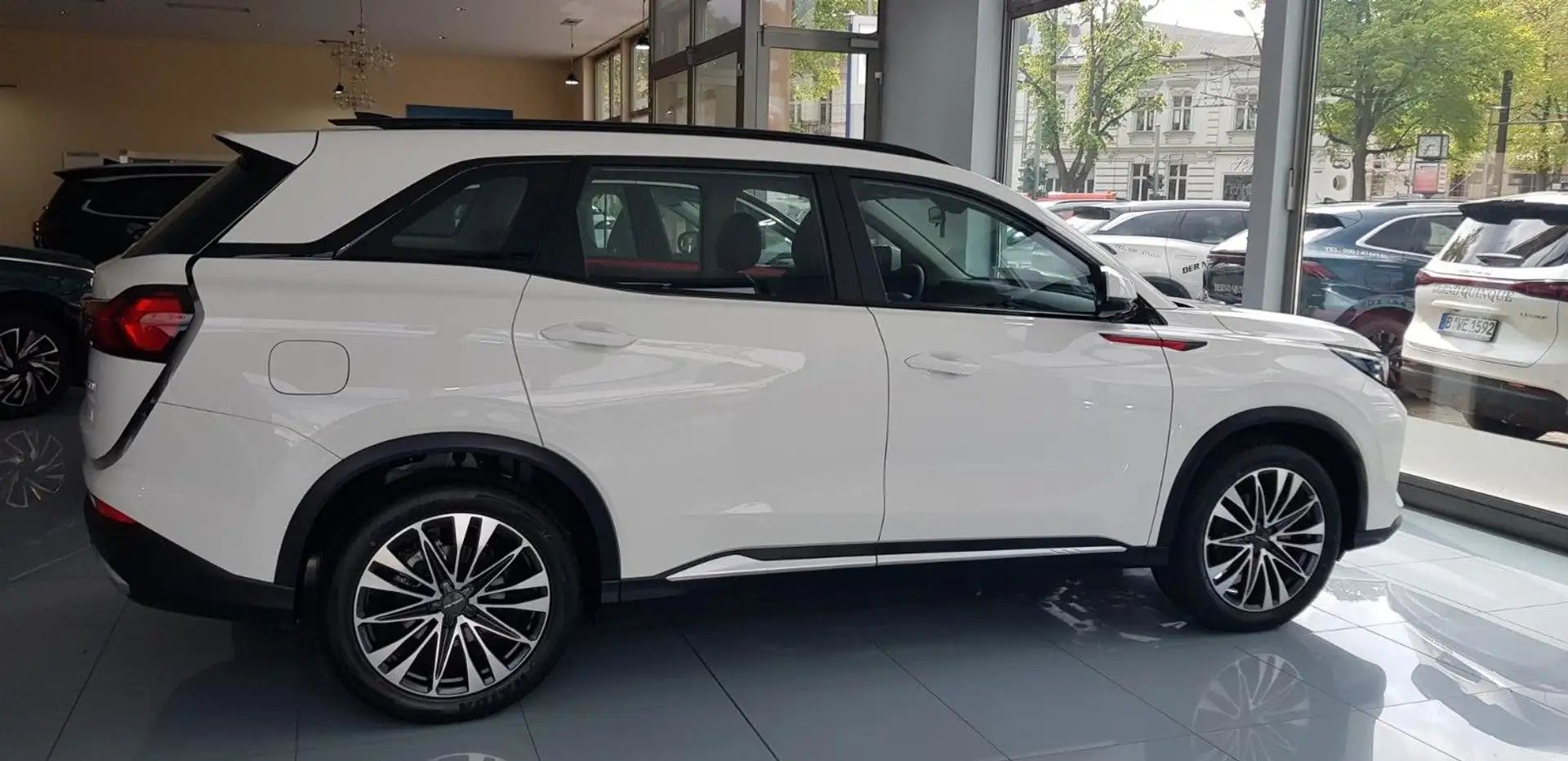 DFSK Fengon 600 Automatik mit 7 Sitzplätzen!!! Blanco - 2