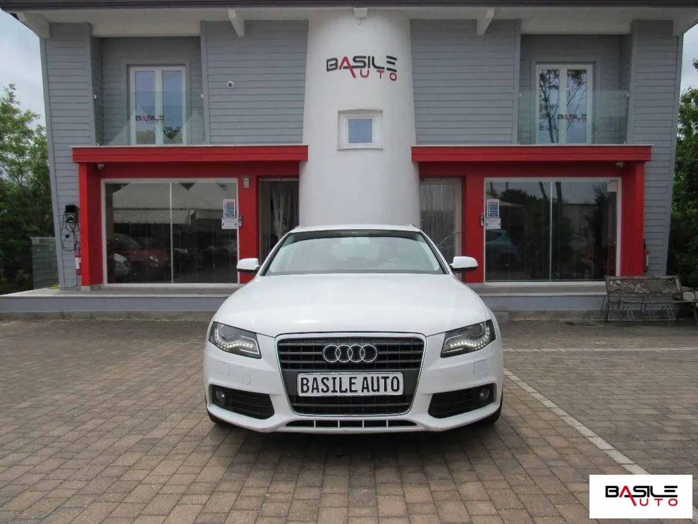 Audi A4 2.0 TDI 143CV F.AP. mult. Adv. Blanc - 1