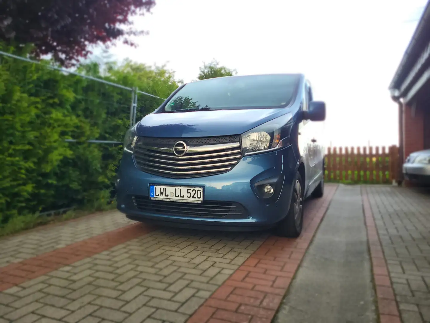 Opel Vivaro Combi L1H1  2,7t Niebieski - 1