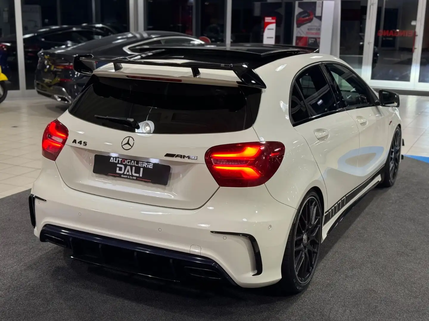 Mercedes-Benz A 45 AMG 4MATIC-RECARO-AERO-PANO-CARPLAY-LED-AGA Blanc - 2