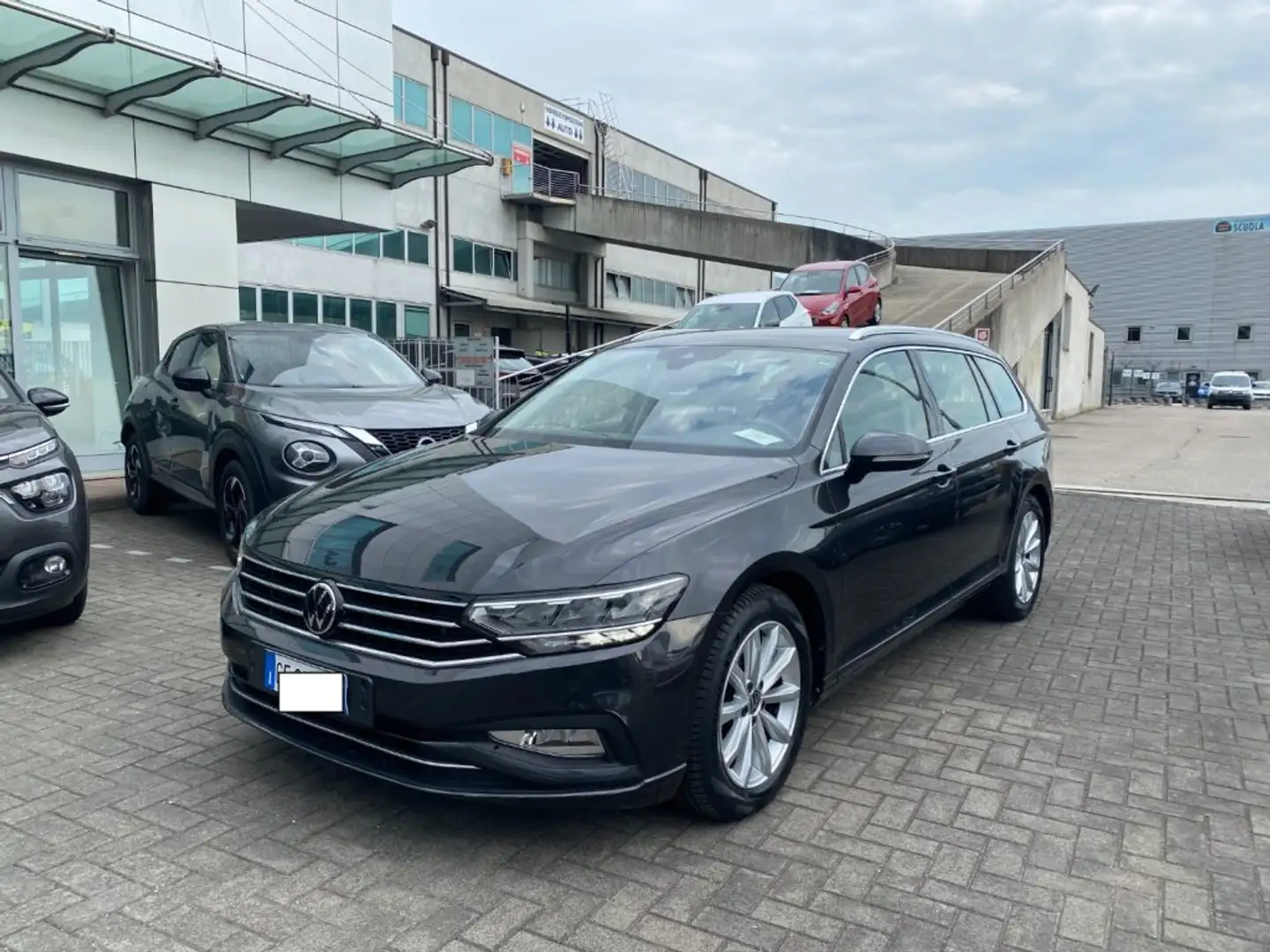 Volkswagen Passat Variant 2.0 TDI SCR EVO DSG Business Grigio - 1