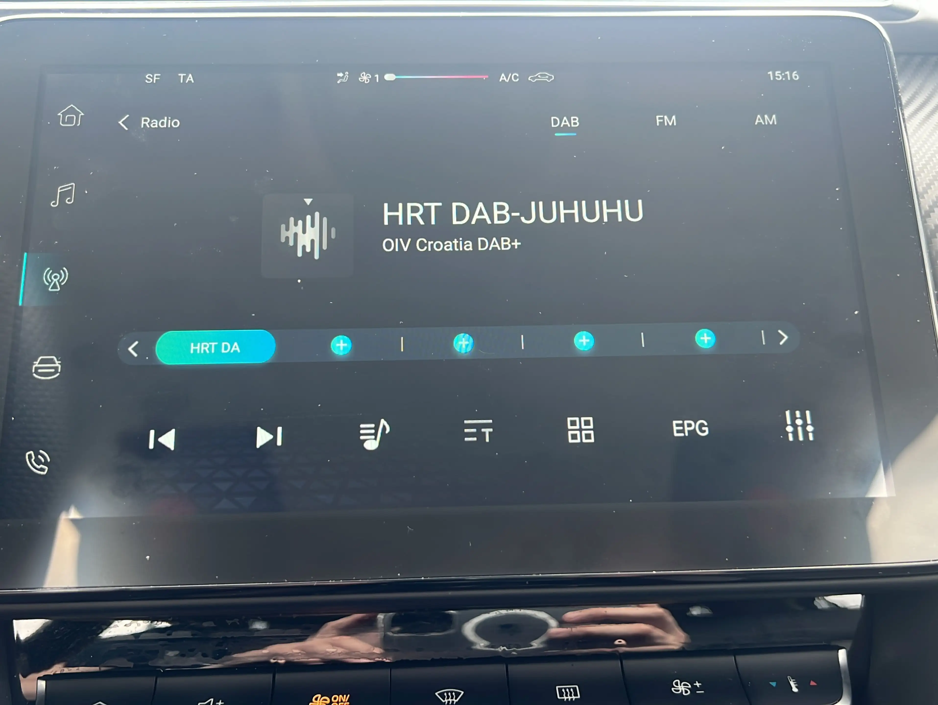 MG ZS 1.5 Luxury*Leder*i-Go Navi*LED*DAB+ — photo 12