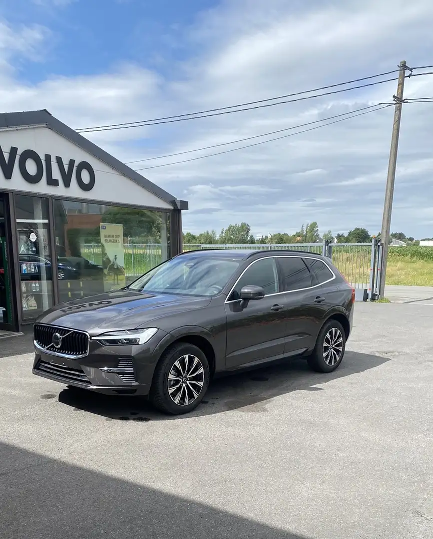 Volvo XC60 B4 B Core,verwarmde zetels+stuur,trekhaak Grijs - 1