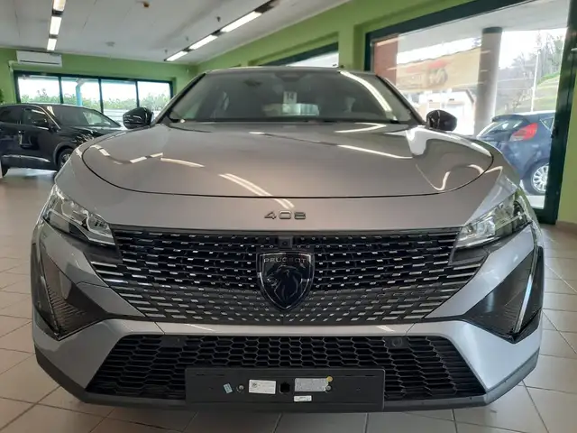 Peugeot 408 view 3