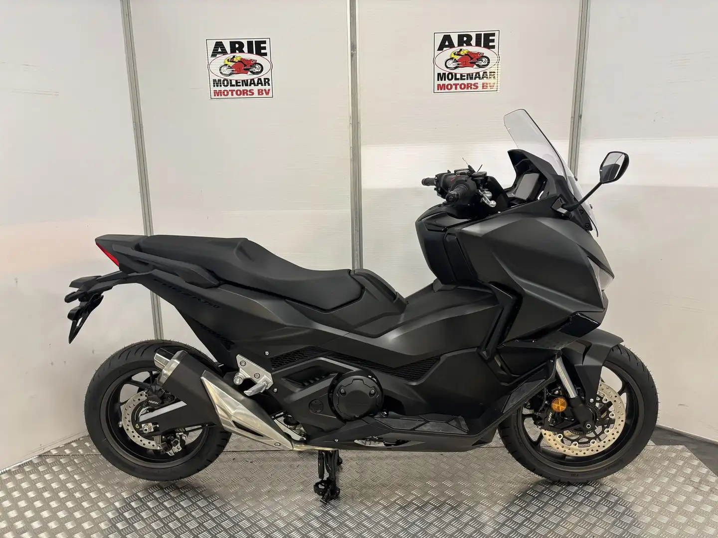 Honda Forza 750 NNS ABS Zwart - 1