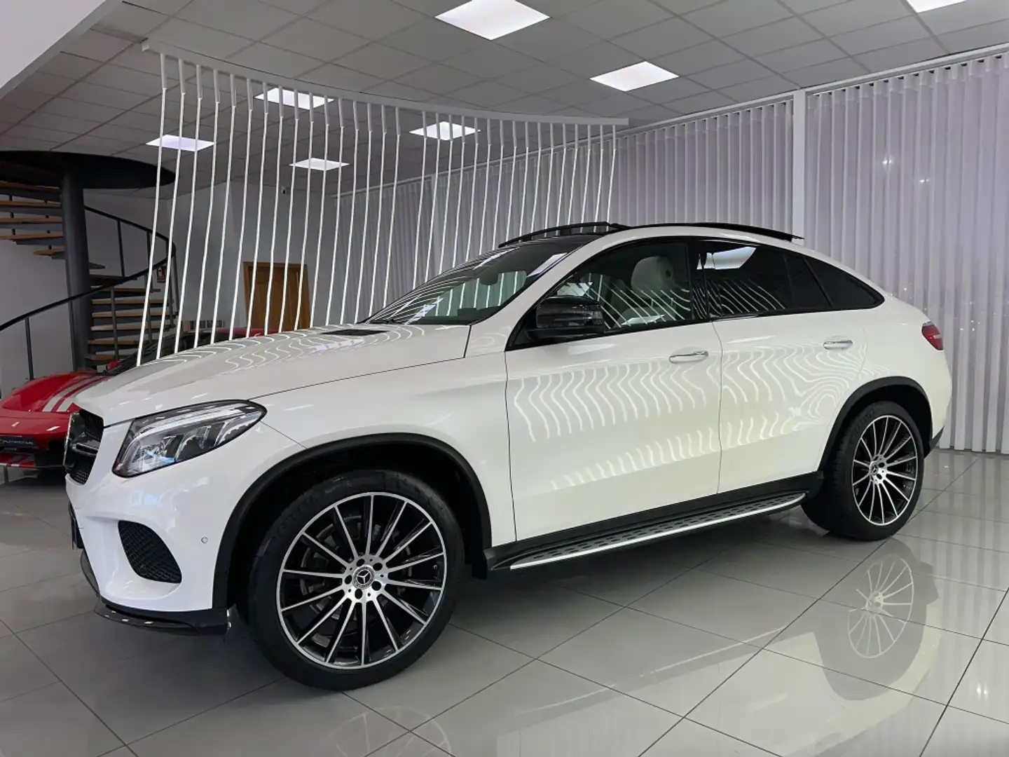Mercedes-Benz GLE 350 Coupé 350d 4Matic Aut. Blanc - 2