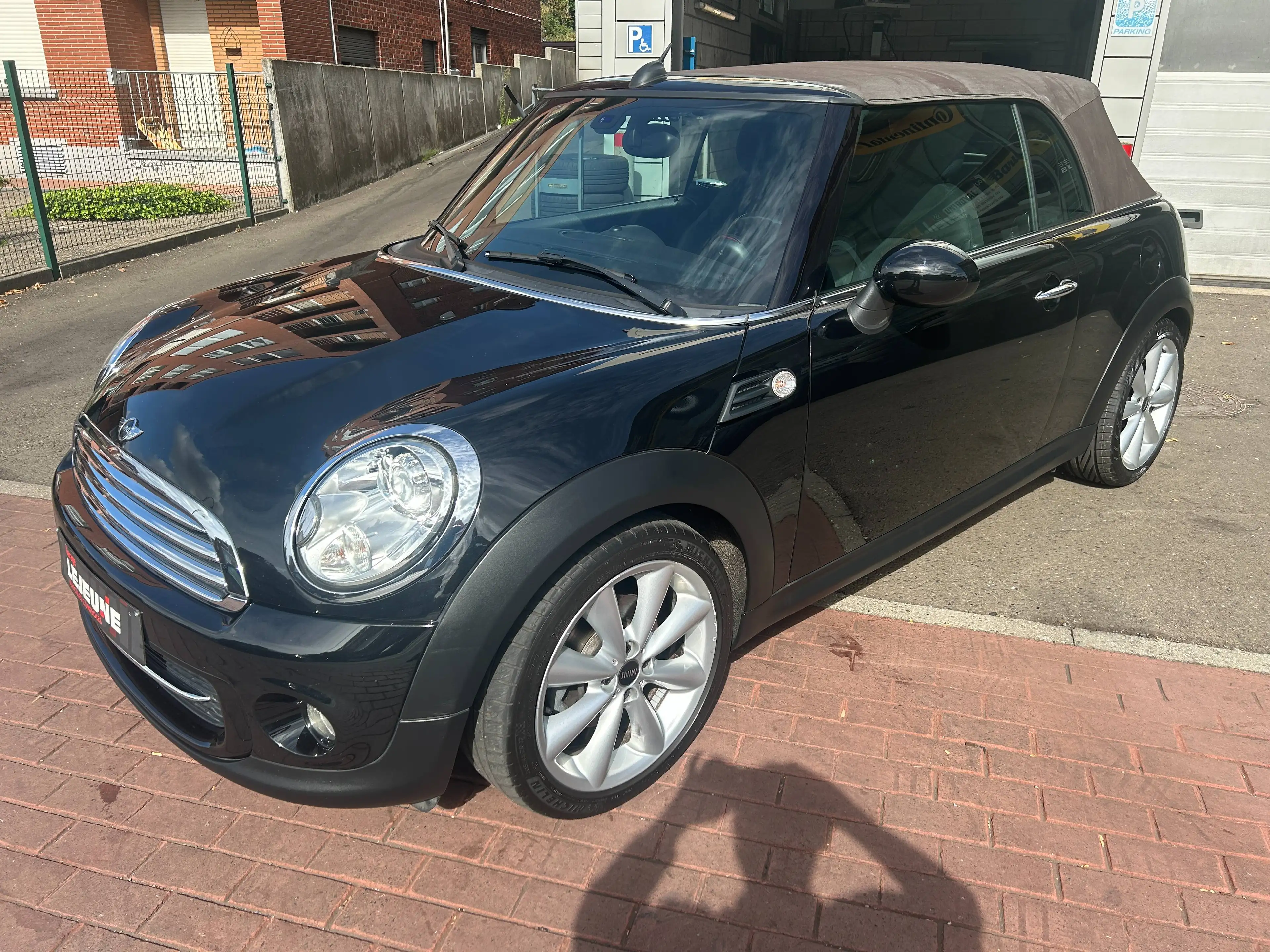 MINI Cooper Cabrio Mini Cabriolet 1.6i Cooper - Très belle! Garantie — photo 3