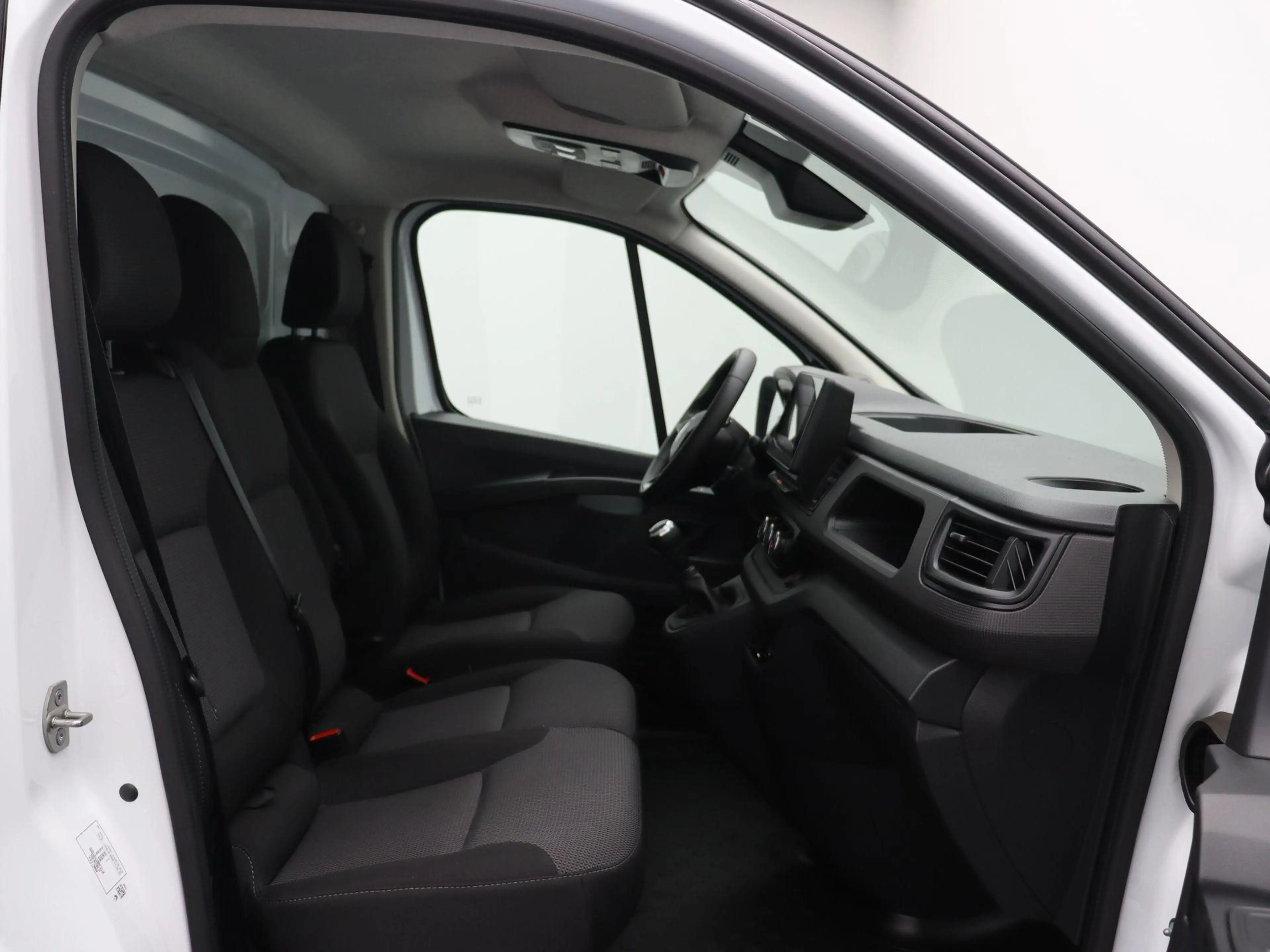Renault Trafic 2.0 dCi 110pk T30 L2H1 Comfort | Laadruimtepakket — photo 4