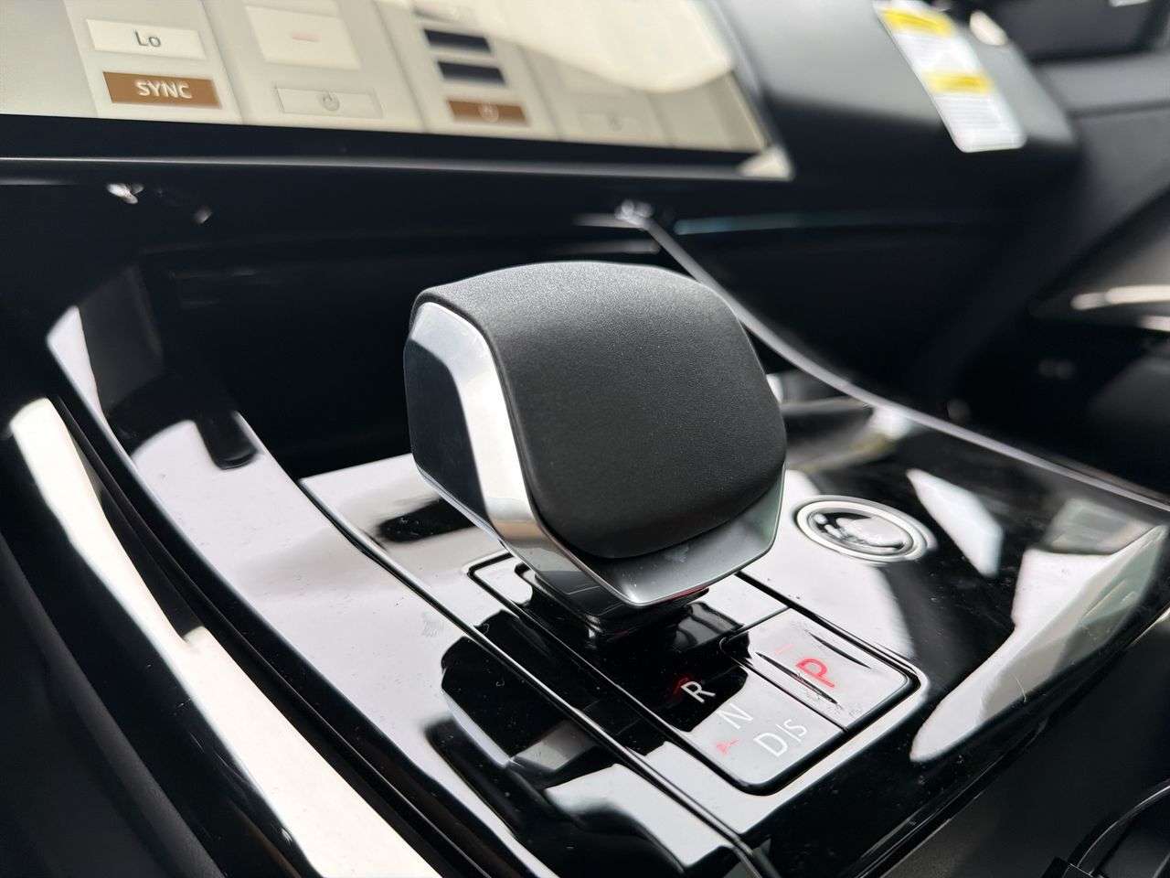 2026 Land Rover Range Rover Sport P360 S thumb 17